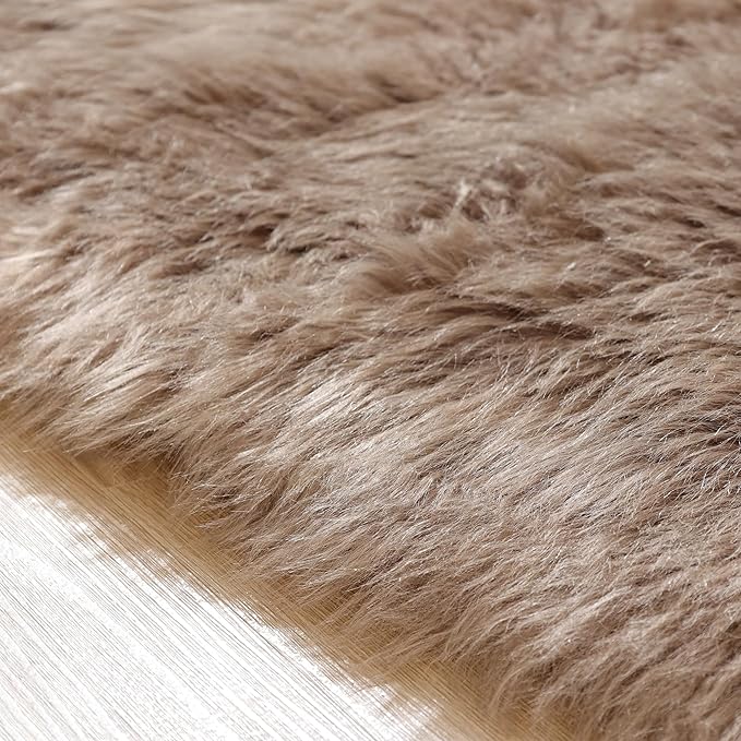 Beige Living Room Rugs 6x9 Area Rugs for Bedroom Nursery Kids Room Washable Faux Sheepskin Fluffy Fuzzy Fur Rug Home Décor