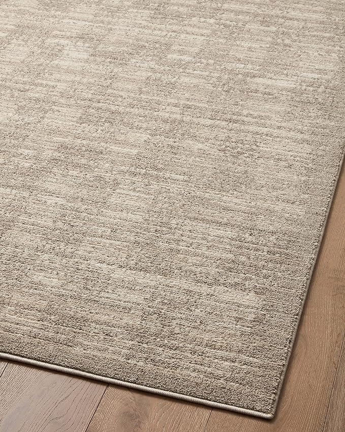 Loloi Darby Collection DAR-07 Pebble/Sand 4'-0" x 6'-0" Accent Rug