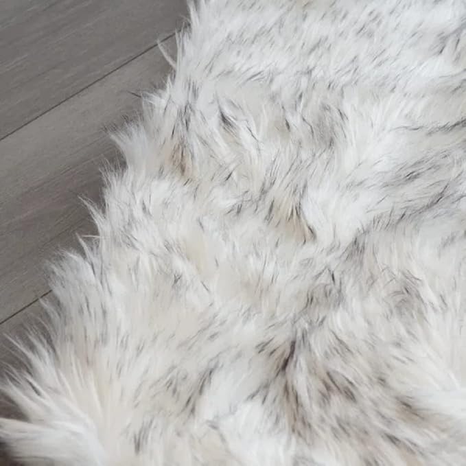 5x7 Area Rug White and Gray Washable Shaggy Faux Sheepskin Fur Rug for Living Room Large Nursery Rug Teen Room Home Décor