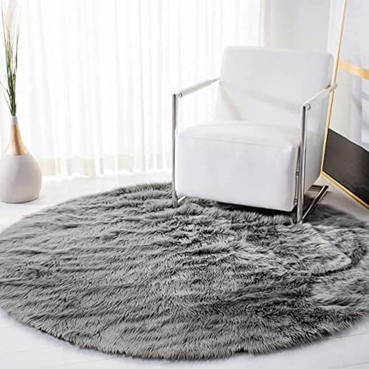 SAFAVIEH Faux Sheep Skin Collection Area Rug - 4' Round, Grey, Silken Glam Design, Non-Shedding & Easy Care, 2.35-inch Thick Ideal for High Traffic Areas in Living Room, Bedroom (FSS235D)