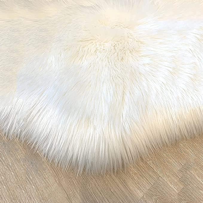 LAMBZY High Pile Super Soft Faux Sheepskin Rug (White, 3'x5')