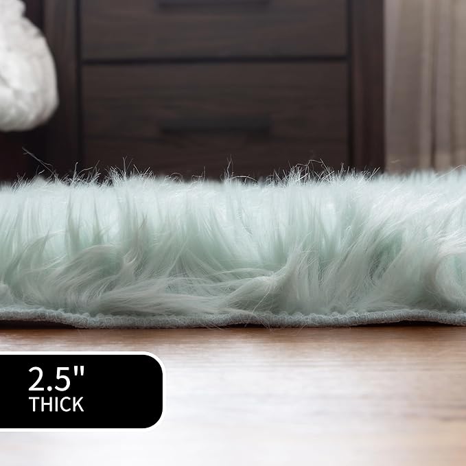 Super Area Rugs Ultra Soft & Fluffy Faux Sheepskin Rug, Teal 3 x 3 Feet Round Carpet for Bedroom Living Room