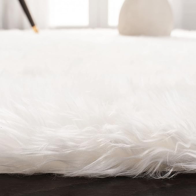 SAFAVIEH Faux Sheep Skin Collection 5' x 8' Ivory FSS235A Silken Glam 2.35-inch Thick Area Rug