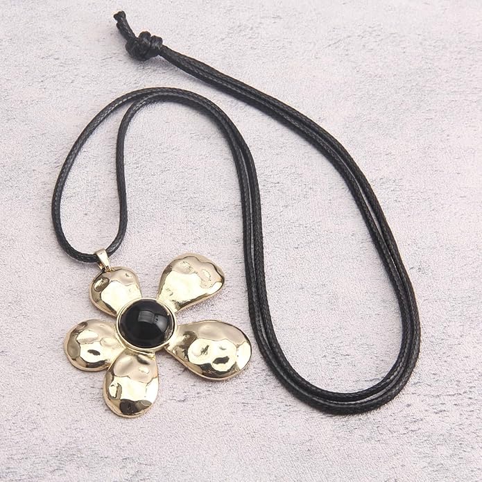Leather Necklace for Women Boho Choker Necklace Long Cord Leather Pendant Bohemian Neckalce Vintage Alloy Pendant Leather Rope Necklace Wooden Necklaces for Women