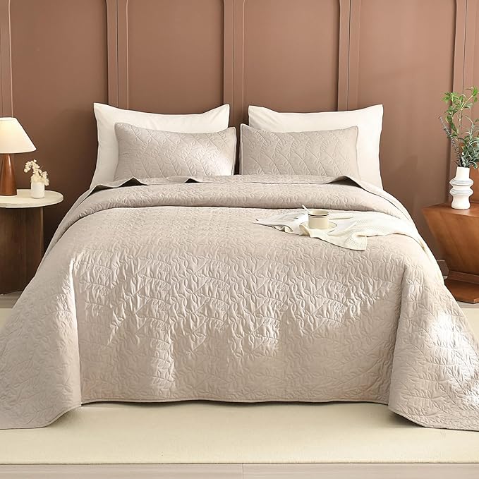 Sanracie Oversized Queen Quilt Bedspread 102"*118", 100% Cotton Quilt Bedding Set 3pcs Linen Colored Extra Large Wide Coverlet Queen Size Lightweight Soft and Cozy Cloud Bed Quilts for All Season