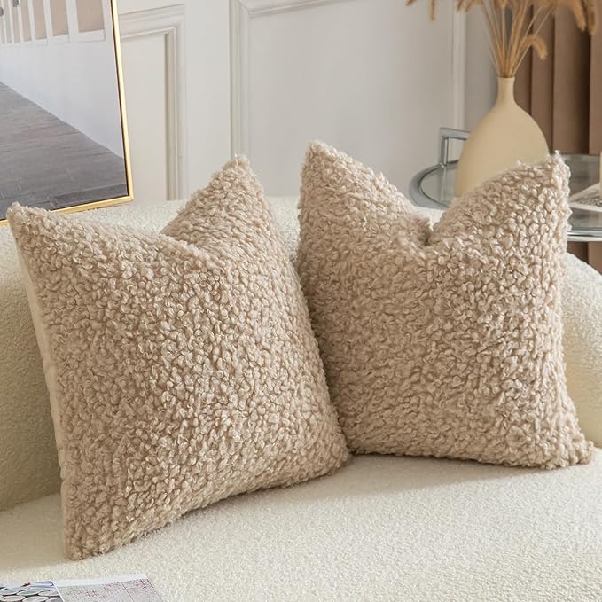 Yaertun Pack of 2 Faux Fur Throw Pillow Covers Decorative Sherpa Boucle Pillow Covers Fuzzy Soft Pillowcases Sheepskin Fleece Cushion Case for Couch Sofa Bed Living Room 22x22 Inch Oatmeal