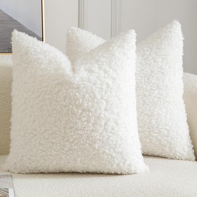 Yaertun Pack of 2 Faux Fur Throw Pillow Covers Decorative Sherpa Boucle Pillow Covers Fuzzy Soft Pillowcases Sheepskin Fleece Cushion Case for Couch Sofa Bed Living Room 22x22 Inch Cream White