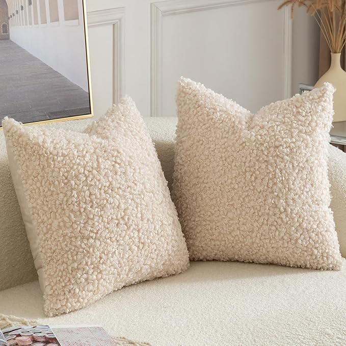 Yaertun Pack of 2 Faux Fur Throw Pillow Covers Decorative Sherpa Boucle Pillow Covers Fuzzy Soft Pillowcases Sheepskin Fleece Cushion Case for Couch Sofa Bed Living Room 22x22 Inch Beige