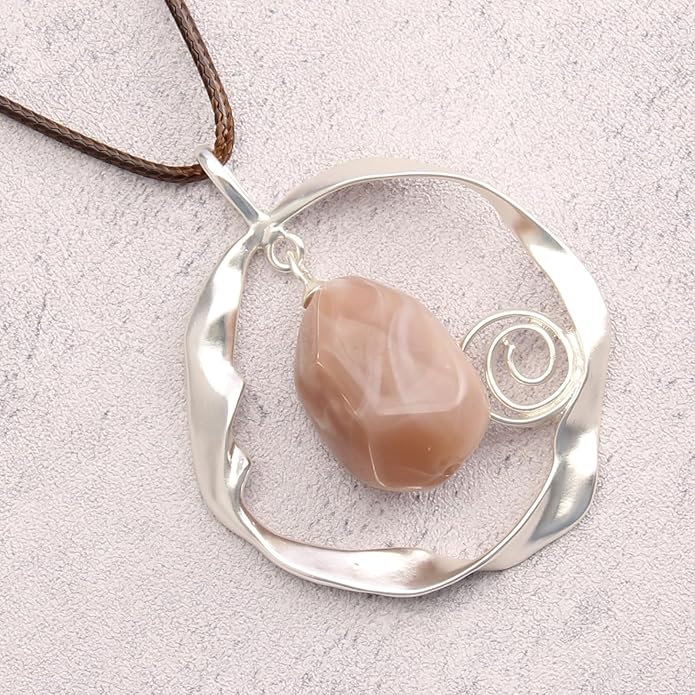 Leather Necklace for Women Boho Choker Necklace Long Cord Leather Pendant Bohemian Neckalce Vintage Alloy Pendant Leather Rope Necklace Wooden Necklaces for Women
