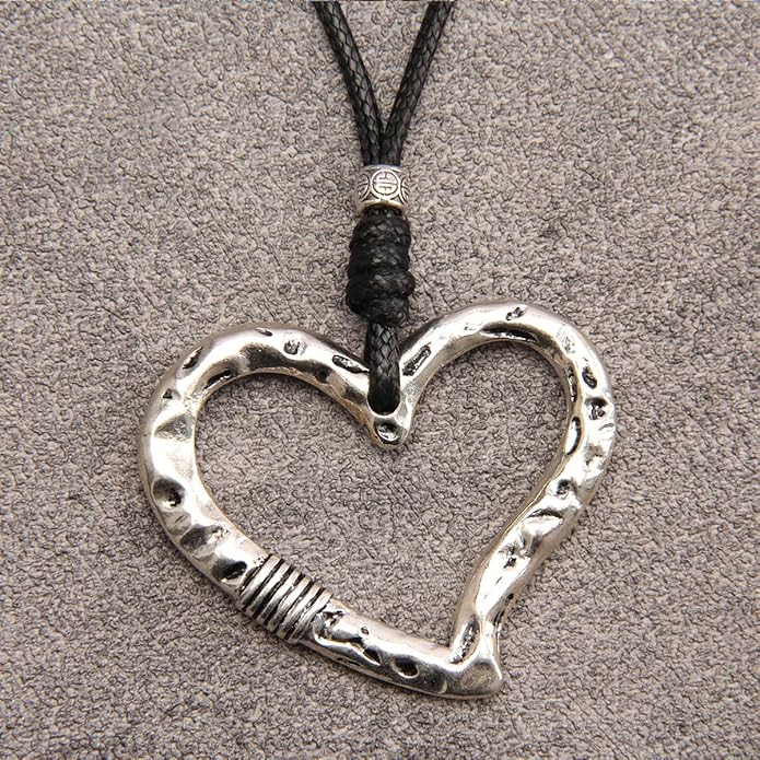 Leather Necklace for Women Boho Choker Necklace Long Cord Leather Pendant Bohemian Neckalce Vintage Alloy Pendant Leather Rope Necklace Wooden Necklaces for Women