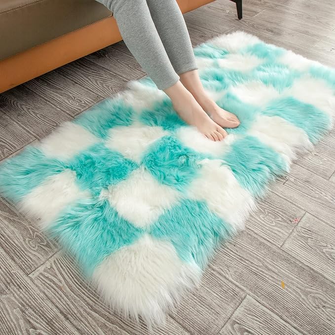 Fluffy Faux Fur Blue and White Checkered Rug，Small Area Rug,2x3 Ft Ultra Soft Shaggy Plush Rug for Bedroom Living Room Bedside Nursery Kids Room