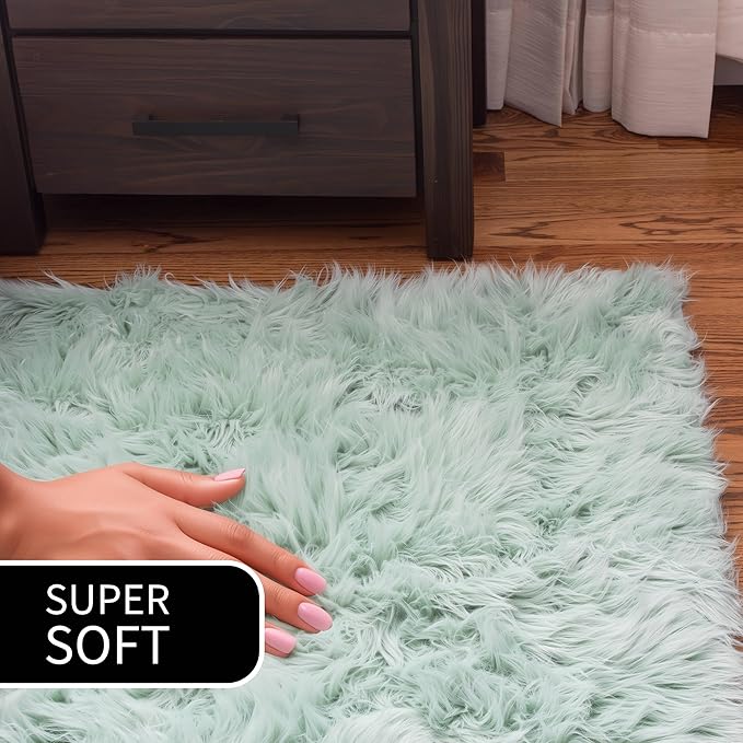 2 x 3 ft Fluffy Mint Green Rug – Soft Faux Fur Rug for Bedroom, Living Room, or Entryway – Cozy Faux Sheepskin Accent for Home Decor