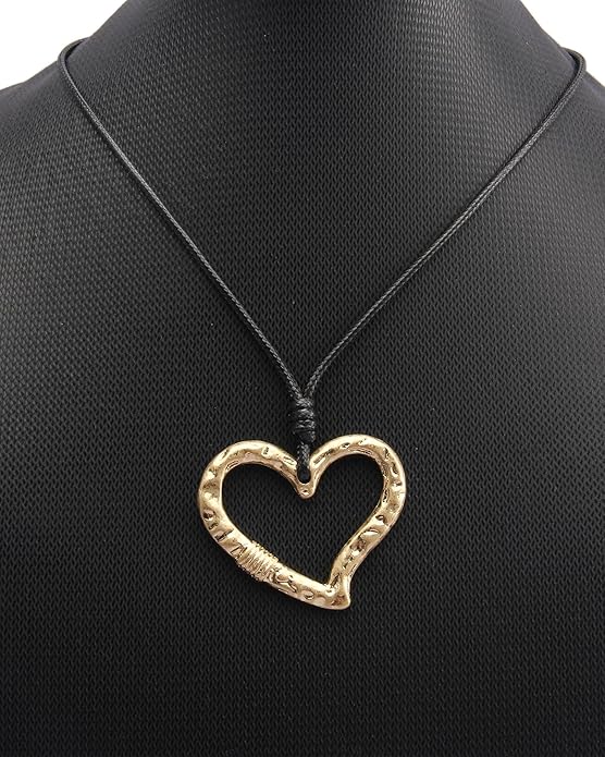 Leather Necklace for Women Boho Choker Necklace Long Cord Leather Pendant Bohemian Neckalce Vintage Alloy Pendant Leather Rope Necklace Wooden Necklaces for Women