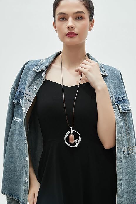 Leather Necklace for Women Boho Choker Necklace Long Cord Leather Pendant Bohemian Neckalce Vintage Alloy Pendant Leather Rope Necklace Wooden Necklaces for Women