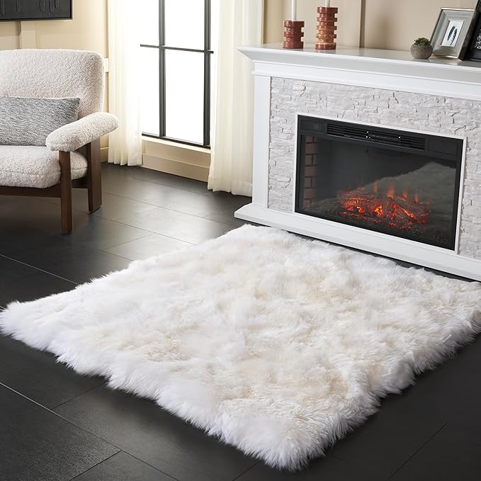 SAFAVIEH Sheep Skin Collection Area Rug - 5' Square, Natural & White, Handmade Rustic Glam Genuine Pelt, 3.4-inch Thick Ideal for High Traffic Areas in Living Room, Bedroom (SHS211A)