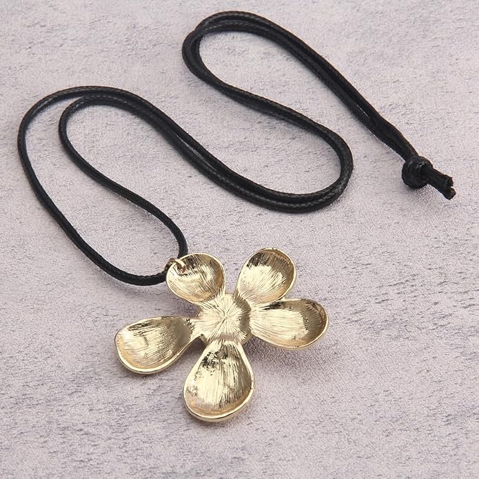 Leather Necklace for Women Boho Choker Necklace Long Cord Leather Pendant Bohemian Neckalce Vintage Alloy Pendant Leather Rope Necklace Wooden Necklaces for Women