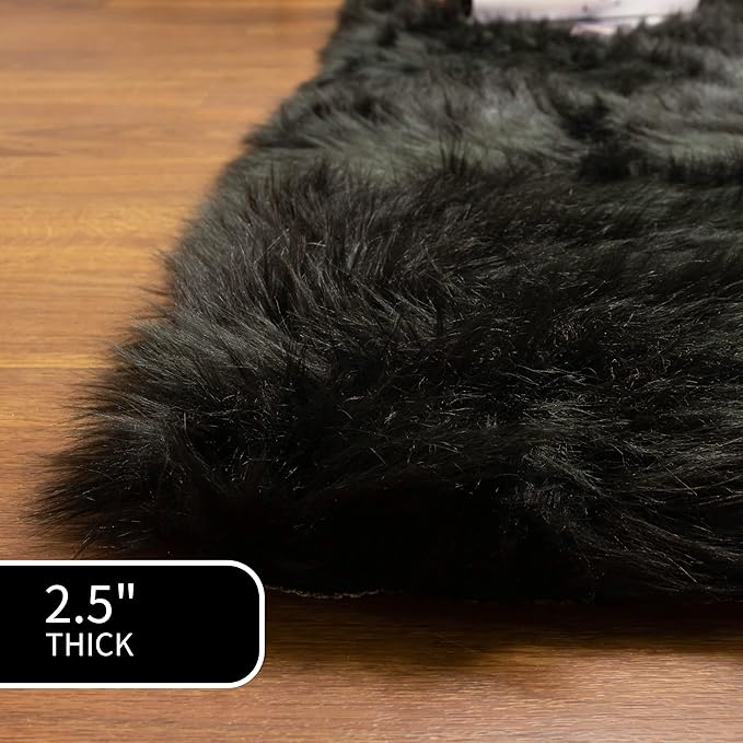 Super Area Rugs Ultra Soft & Fluffy Faux Sheepskin Rug, Black 5 X 5 Round Carpet for Bedroom Living Room