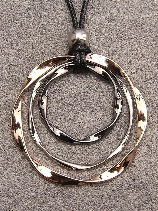 Leather Necklace for Women Boho Choker Necklace Long Cord Leather Pendant Bohemian Neckalce Vintage Alloy Pendant Leather Rope Necklace Wooden Necklaces for Women