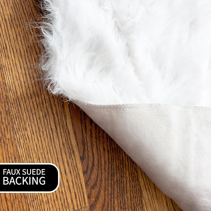Small 2x3 Faux Fur Rug - White Fluffy Mat for Bedroom - Small White Fur Carpet for Bedside - Kids Bedroom Decor