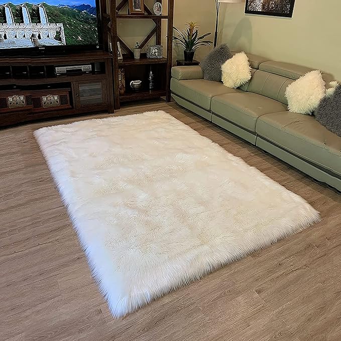 LAMBZY High Pile Super Soft Faux Sheepskin Rug (5'x8', White)