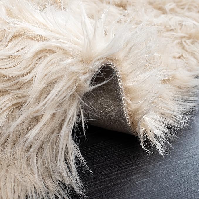 SAFAVIEH Faux Sheep Skin Collection 5' x 8' Beige FSS235K Silken Glam 2.35-inch Thick Area Rug