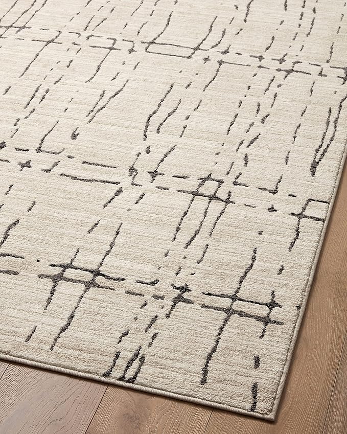 Loloi Darby Collection DAR-06 Sand/Dk. Grey 2'-7" x 8'-0" Runner Rug