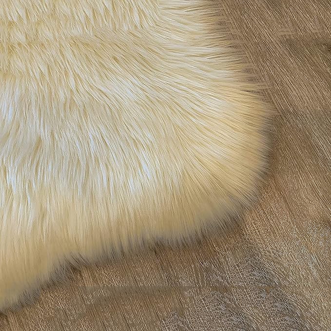 LAMBZY High Pile Super Soft Faux Sheepskin Rug (10'x13', Cream)