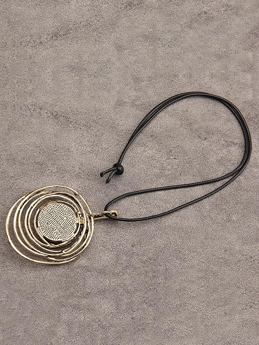Leather Necklace for Women Boho Choker Necklace Long Cord Leather Pendant Bohemian Neckalce Vintage Alloy Pendant Leather Rope Necklace Wooden Necklaces for Women