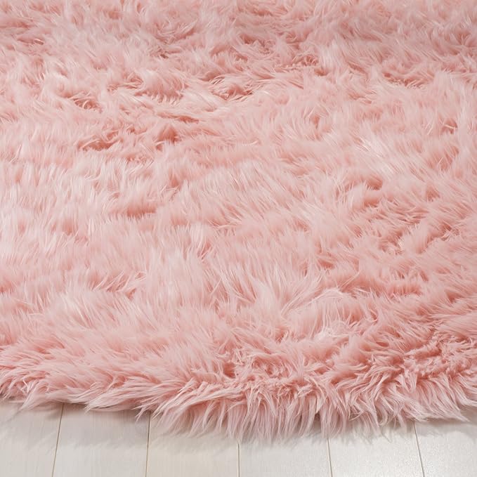 SAFAVIEH Faux Sheep Skin Collection 5' Round Pink FSS235G Silken Glam 2.35-inch Thick Area Rug