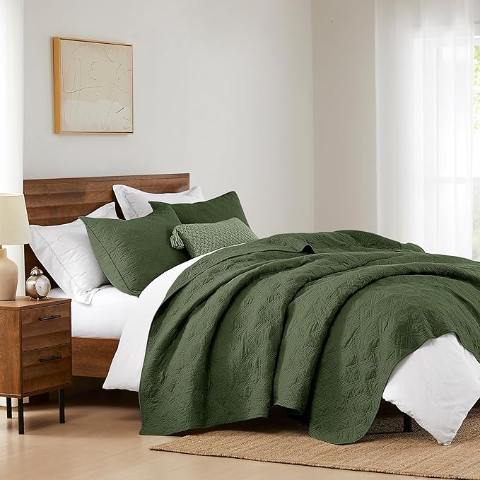 WDCOZY 100% Cotton King Size Quilt Set - Olive Green Pre-Washed Soft Lightweight Modern Bedspread, Farmhouse Country Rustic Coverlet, Textured Like Linen, Shabby Chic Gauze Bedding, 3 Pieces