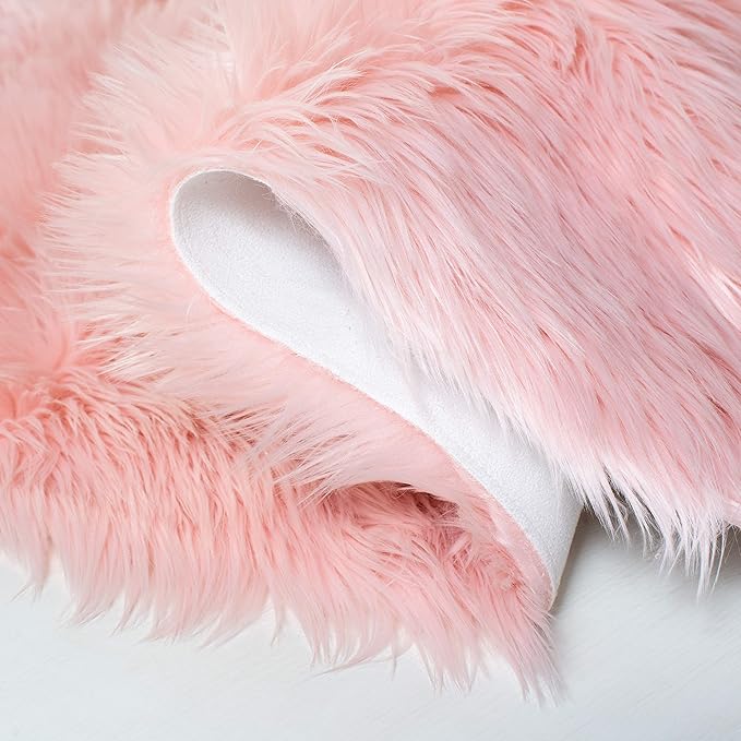 SAFAVIEH Faux Sheep Skin Collection 4' Round Pink FSS235G Silken Glam 2.35-inch Thick Area Rug