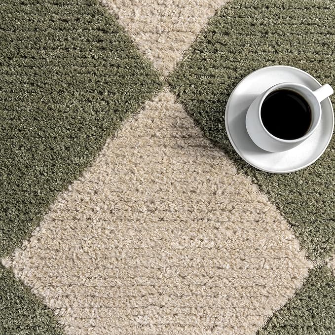 Nuloom Marissa Green/Ivory, 5'3" x 7'6", Diamond, Tassel, Soft and Cozy, High Traffic, Stain Resistant, Easy Clean, Durable Area Rug for Bedroom, Living Room, Dining Space, Den, Foyer, Entryway