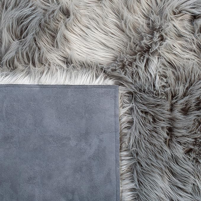 SAFAVIEH Faux Sheep Skin Collection 8' x 10' Grey FSS235D Silken Glam 2.35-inch Thick Area Rug