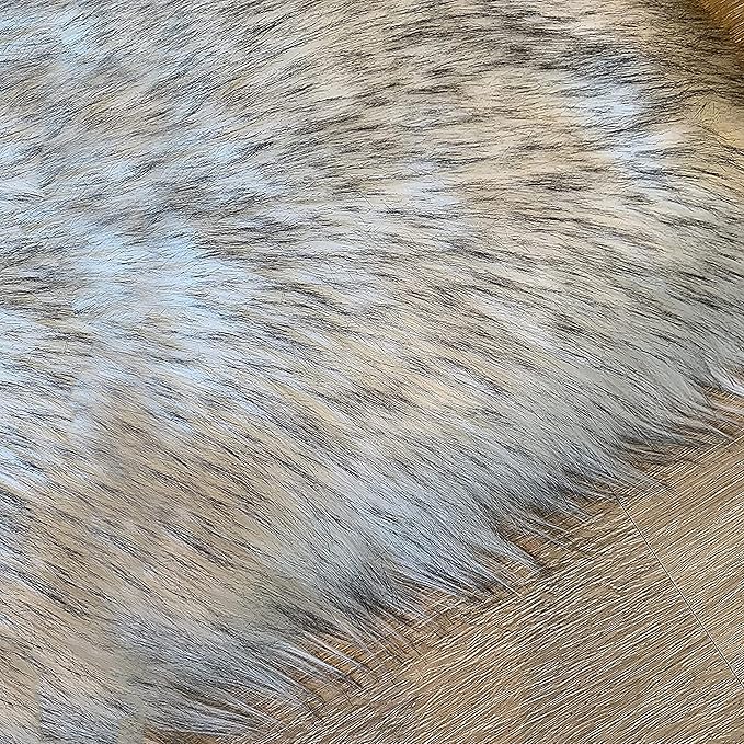 LAMBZY High Pile Super Fluffy Soft Faux Sheepskin Rug | Faux Sheepskin Rugs for Living Room Playroom Bedroom | Classic Super Soft to Touch Rug (8'x11', White/Black Tips)